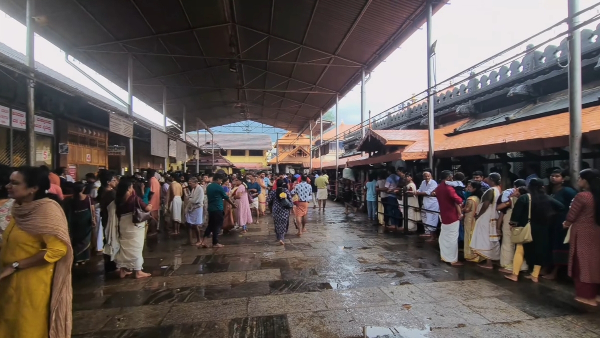 Mookambika Temple timings